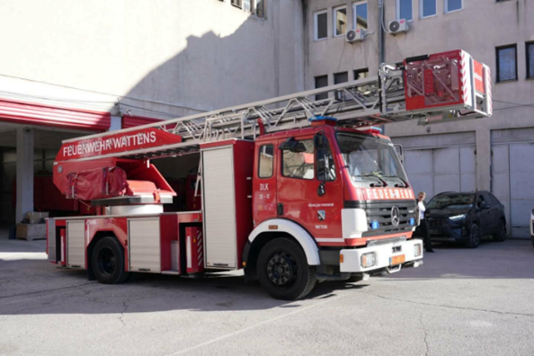 Mercedes-Benz (Fire ladder 4x4)