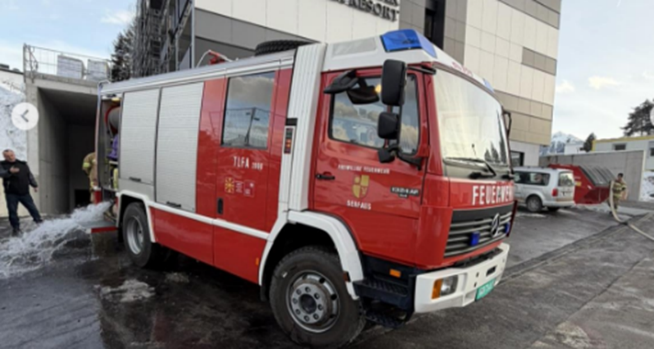 Mercedes-Benz (Technical 4x2)