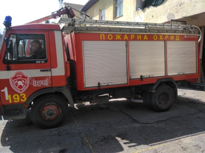 ZASTAVA 8012 (Пратечко/Танк 4x2)